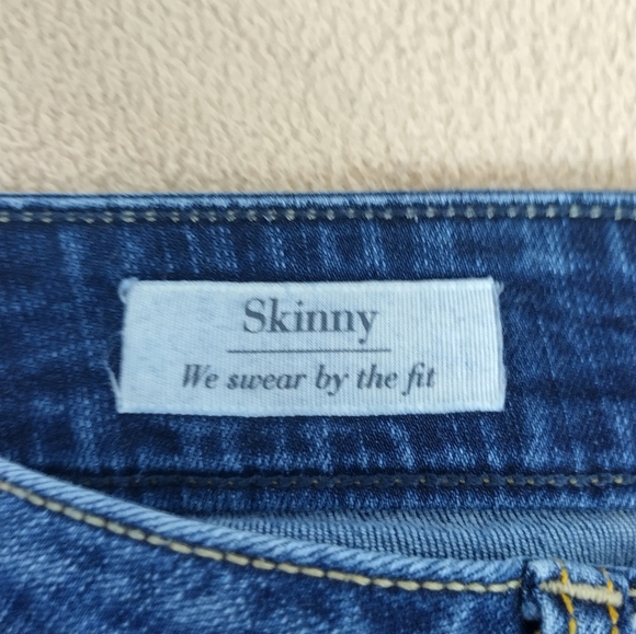 Torrid Women's Jeans Size 26 Dark Wash Style Denim Wear - Picture 3 of 12